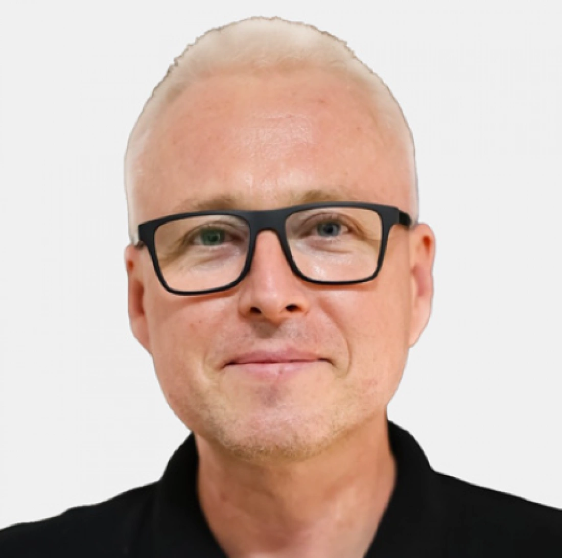 MGR PIOTR ZDYBAŁ - Wykładowca studi&oacute;w MBA Akademii WSB, negocjator policyjny