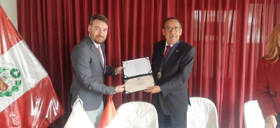 ilustracja aktualności:  Dr. Rui Alexandre Castanho, Prof. AWSB, uhonorowany tytułem Doctor Honoris Causa przez Universidad Peruana de Ciencias e Informática (UPCI), Lima, Peru