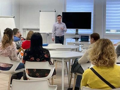 ilustracja aktualności:  &bdquo;Przełamywanie barier w nauce języka obcego u dzieci&rdquo; 