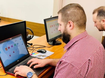 ilustracja aktualności: Jak ułatwić pracę online? Bezpłatne rozwiązania kompatybilne z najpopularniejszymi platformami edukacyjnymi. 