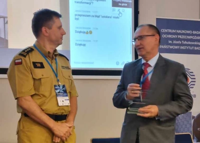 ilustracja aktualności: Wyróżnienie dyrektora CNBOP PIB dla dr. hab. Andrzeja Czupryńskiego