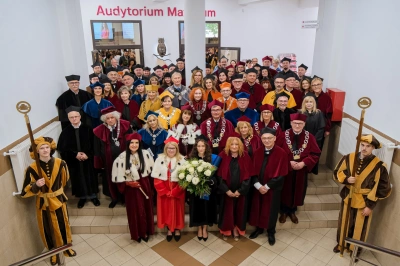 ilustracja aktualności: Doktorat Honoris Causa Akademii WSB dla prof. dr hab. Agnieszki Gromkowskiej-Melosik 
