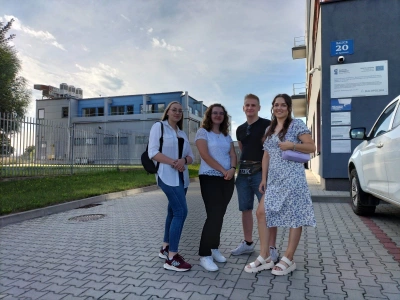 ilustracja aktualności: Wakacje z Kołem Naukowym AWSB Gold