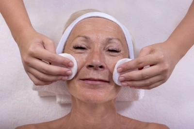 ilustracja aktualności: Zajęcia z kosmetologii dla słuchaczek UTW