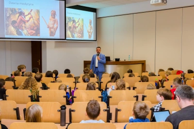 ilustracja aktualności: Skąd się biorą leki? 