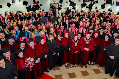 ilustracja aktualności: Gala wręczenia dyplomów absolwentom studiów I i II stopnia - Dąbrowa Górnicza