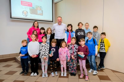 ilustracja aktualności:  Odkrywanie Sztucznej Inteligencji na Dąbrowskim Uniwersytecie Dziecięcym