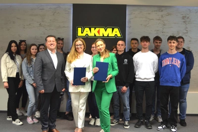ilustracja aktualności: Wizyta studyjna studentów Akademii WSB w firmie LAKMA Strefa. Podpisanie porozumienia o współpracy
