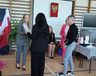 ilustracja aktualności: Zakończenie roku dla klas maturalnych