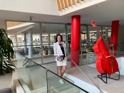 ilustracja aktualności: Badaczka z katedry Pedagogiki w ramach grantu z Funduszu Wspierania Nauki GZM 2024 wzięła udział w 16. Konferencji Europejskiego Towarzystwa Socjologicznego Tension, Trust and Transformation w Portugalii