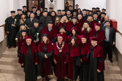 ilustracja aktualności: Doktoraty i habilitacje. Kolejni naukowcy wykształceni w AWSB