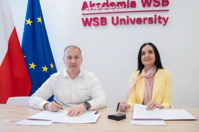 ilustracja aktualności: Akademia WSB i Ficomirrors Polska łączą siły – strategiczna współpraca nauki i przemysłu