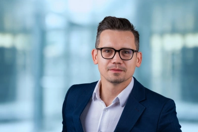 ilustracja aktualności: Dr Adam Kabiesz: Każda specjalizacja jest potrzebna. O kształceniu lekarzy i roli sztucznej inteligencji w okulistyce