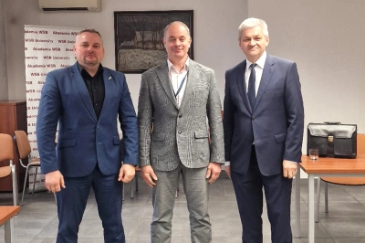 ilustracja aktualności: Wiedza gwarantująca bezpieczeństwo. Akademia WSB uczy samorządy jak chronić ludzi i przygotować się na wypadek wojny
