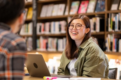 ilustracja aktualności: Egzaminy elektroniczne w dobie Sztucznej Inteligencji. Praktyczne podejście dla dydaktyków