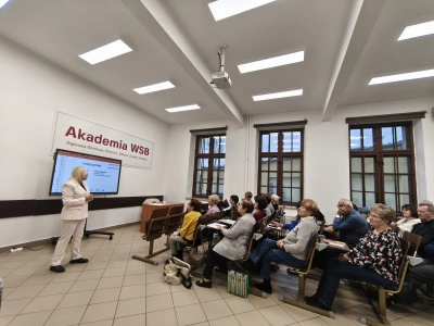 Ilustracja wydarzenia: Warsztat dla cieszyńskiego UTW - Bezpieczeństwo w niepewnych czasach – co dzieje się na świecie i jak to wpływa na nas