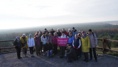 ilustracja aktualności: Przedświąteczne spotkanie z naturą &ndash; Słuchacze UTW na Pustyni Błędowskiej