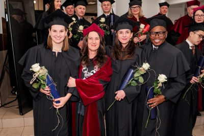 ilustracja aktualności: Doktoraty na najwyższym poziomie. Akademia WSB z prestiżową oceną Komisji Ewaluacji Narodowej