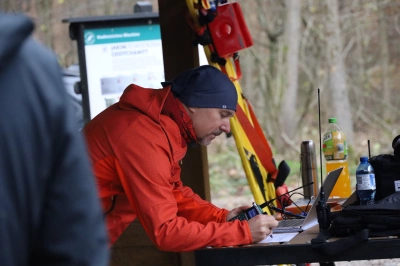 ilustracja aktualności: Zajęcia terenowe &ndash; symulacja poszukiwań os&oacute;b zaginionych w rozległym terenie otwartym