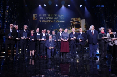ilustracja aktualności: Prof. Łukasz Sułkowski Honored with the Minister&rsquo;s Award for Lifetime Scientific Achievement 