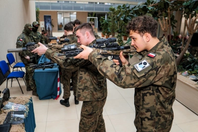 ilustracja aktualności:  Wiedza i praktyka w służbie bezpieczeństwa - Akademia Bezpiecznego Jutra w AWSB w Gliwicach