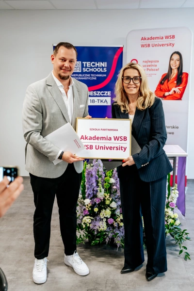 ilustracja aktualności: Zaprogramowani na wsp&oacute;łpracę. Techni Schools szkołą patronacką Akademii WSB