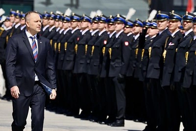 ilustracja aktualności: Duma z munduru i wierność służbie. Warszawa: centralne obchody Dnia Strażaka z udziałem przedstawicieli Akademii WSB