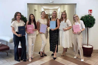 ilustracja aktualności: W Akademii WSB trwają obrony prac dyplomowych