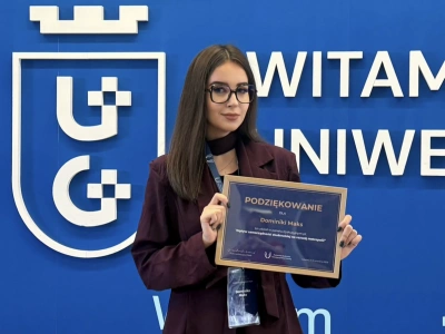 ilustracja aktualności: Przewodnicząca Samorządu Studenckiego Akademii WSB podczas XVIII Posiedzenia Rady Student&oacute;w PSRP