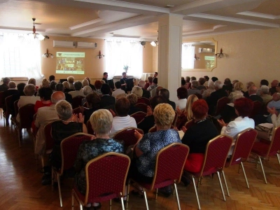 ilustracja aktualności: Dyplomy, Koncert i Bal Seniora. Rok akademicki 2013/2014 w Uniwersytecie Powszechnym oraz Uniwesrytecie Trzeciego Wieku za nami!