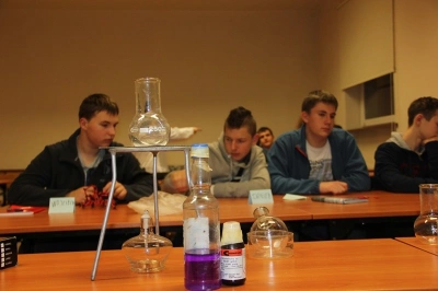 ilustracja aktualności: Mieszaniny. Co z nimi zrobić? - kolejne warsztaty fizyczne w UM