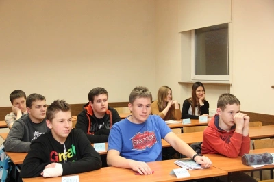 ilustracja aktualności: Warsztaty z fizyki w UM