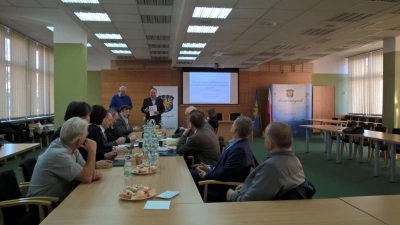 ilustracja aktualności: Nowy program kształcenia Wyższej Szkoły Biznesu w Dąbrowie Górniczej „Gospodarka niskooemisyjna i zarządzanie energią”