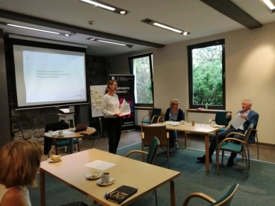 ilustracja aktualności: Projekt INTRIDE &ndash; raport badań nad kluczowymi kompetencjami absolwent&oacute;w uczelni wyższych wchodzących na rynek pracy, ze szczeg&oacute;lnym uwzględnieniem rzeczywistości post-pandemicznej.