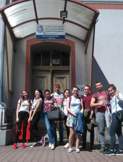 ilustracja aktualności: „Traktuj człowieka przez wielkie C. Szacunek oraz zaangażowanie w pracę.”