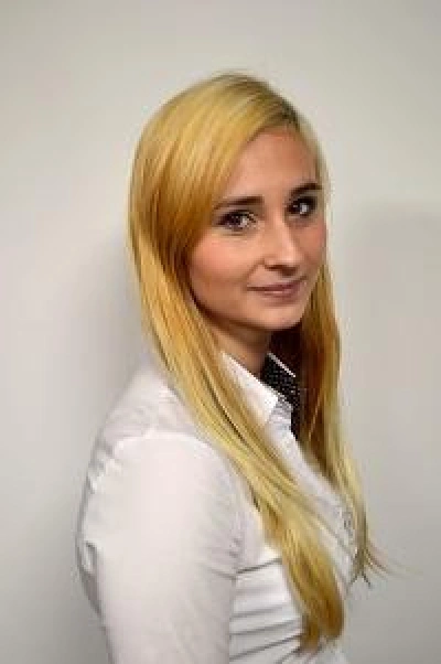 ilustracja aktualności: Studentka WSB - Kasia - zaprasza studentów do pracy!