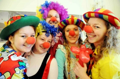 ilustracja aktualności: Kolorowy wolontariat z „DR CLOWN”