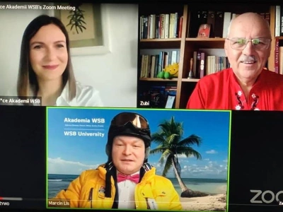 ilustracja aktualności: Wykład red. Tomasza Zubilewicza – niezwykle pogodnego prezentera w Uniwersytetach Dziecięcych Akademii WSB
