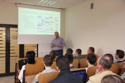 ilustracja aktualności: Czy rzeczywiście coś nam grozi? – mój (nie) bezpieczny cyfrowy świat