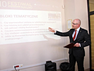 ilustracja aktualności: Małżeństwo (nie)doskonałe? O przyszłości współpracy uczelni i biznesu – debata panelowa