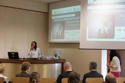 ilustracja aktualności: Innowacje i przedsiębiorczość. Teoria i praktyka - podsumowanie I dnia konferencji