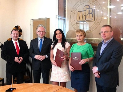 ilustracja aktualności: V Liceum Ogólnokształcące im. J. Zamoyskiego partnerem WSB