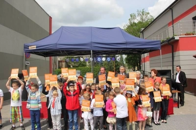 ilustracja aktualności: Mali studenci odebrali swoje dyplomy. Wkrótce rusza akcja Lato z DUD-em