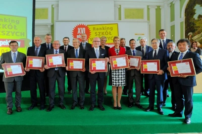 ilustracja aktualności: Wyższa Szkoła Biznesu w Dąbrowie Górniczej zwycięzcą rankingu Perspektyw