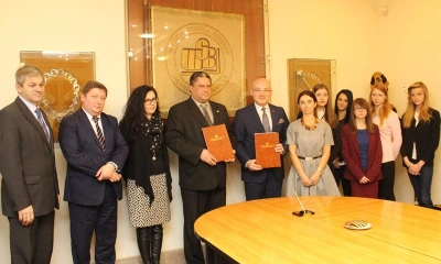 ilustracja aktualności: Zespół Szkół nr 2 w Dąbrowie Górniczej dołączył do Klubu Szkół Partnerskich WSB