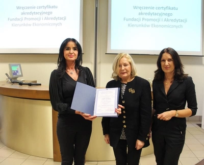 ilustracja aktualności: Wyższa Szkoła Biznesu w Dąbrowie Górniczej wyróżniona przez Fundację Promocji i Akredytacji Kierunków Ekonomicznych