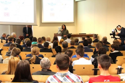 ilustracja aktualności:  I Ogólnopolski Konkurs Wiedzy o Transporcie Kolejowym już za nami