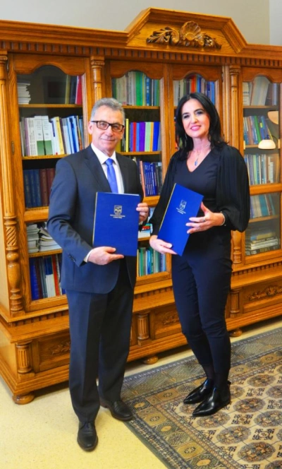 ilustracja aktualności: Akademia Techniczno-Humanistyczna i Wyższa Szkoła Biznesu w Dąbrowie Górniczej podpisały umowę o współpracy