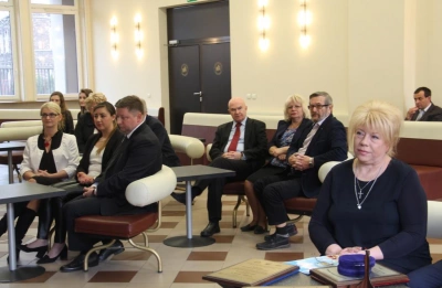 ilustracja aktualności: JM Rektor Wyższej Szkoły Biznesu w Dąbrowie Górniczej oraz Prodziekan Wydziału Nauk Stosowanych WSB uhonorowani tytułem Doktora Honoris Causa