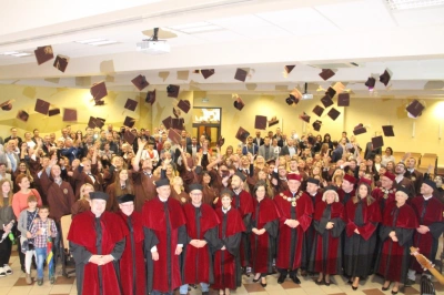 ilustracja aktualności: Absolwenci studiów inżynierskich oraz licencjackich odebrali dyplomy